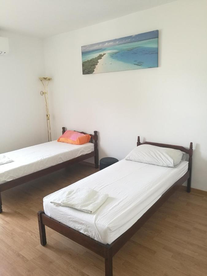Nice And Cozy Two Single Bed Room Split Kültér fotó