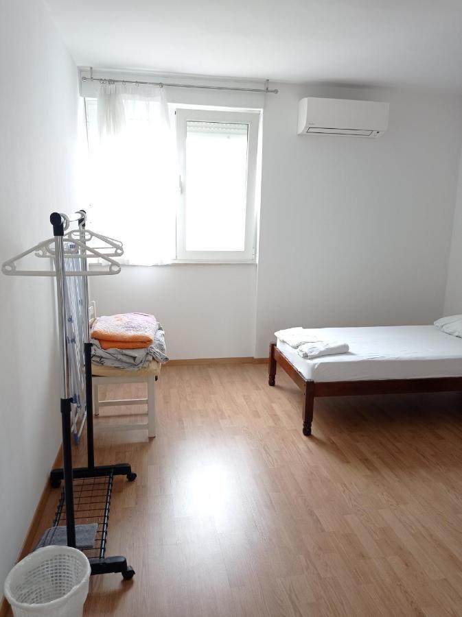 Nice And Cozy Two Single Bed Room Split Kültér fotó